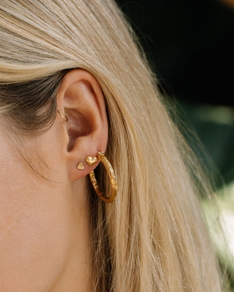 Corazon 14k Gold Heart Stud Earrings